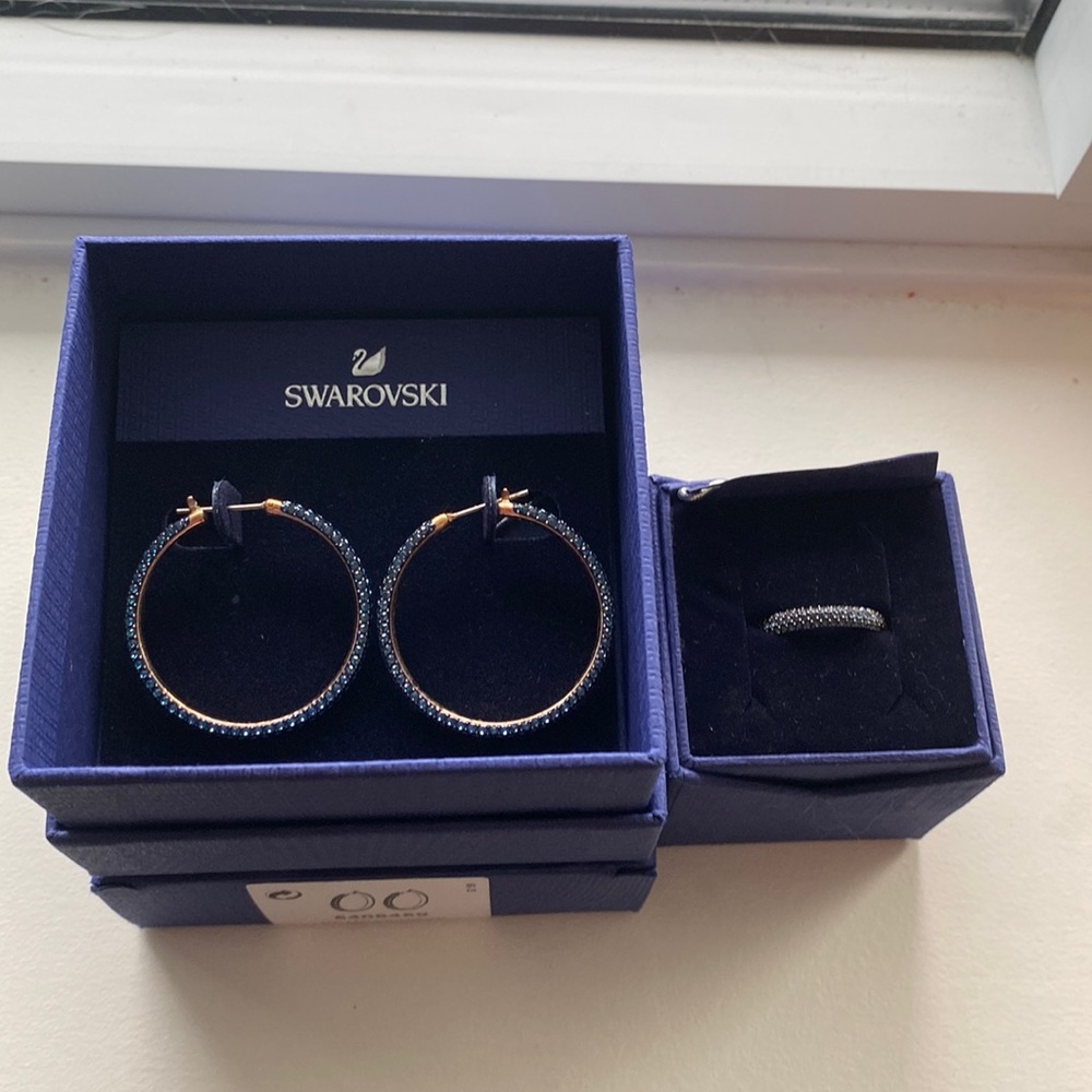 Set of Swarovski earring and ring